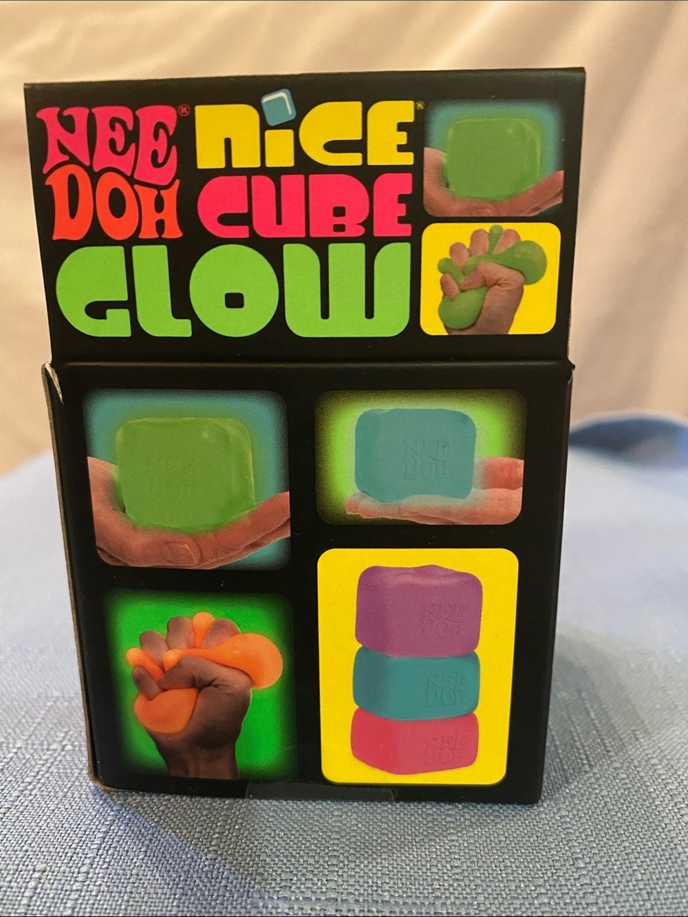 Nice Cube Glow Super Solid Squish - Green - Picture 3 of 4